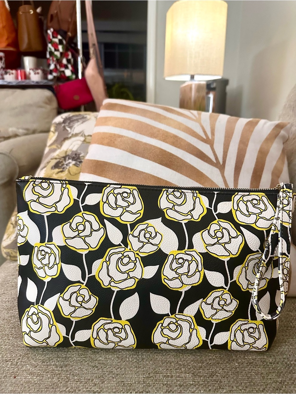 Betsey Johnson Black, White & Yellow Floral Wristlet Clutch w/ Rose Print Lining - Picture 16 of 16